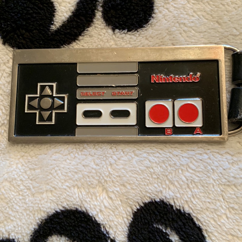 Nintendo Controler Belt Buckle. Vintage 2003 Series. Stainless steel.